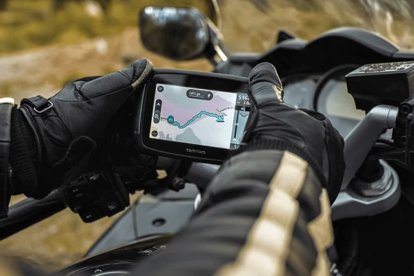 Recenze navigace na motorku TomTom Rider 550 (2021)