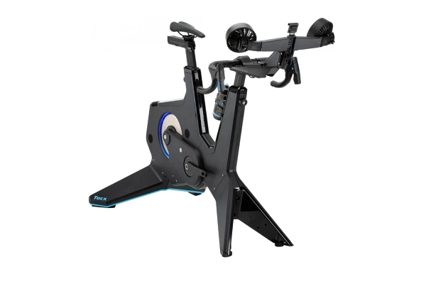 Recenze cyklotrenar Tacx Neo Bike Smart (2020)
