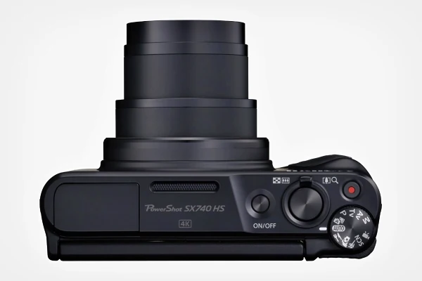 Recenze ultrazoom Canon PowerShot SX740 HS (2019)