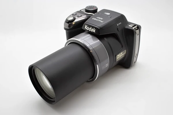 Recenze ultrazoom Kodak PixPro AZ527 (2019)
