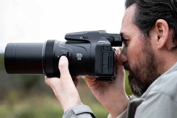 Recenze ultrazoom Nikon Coolpix P1100 (2025)