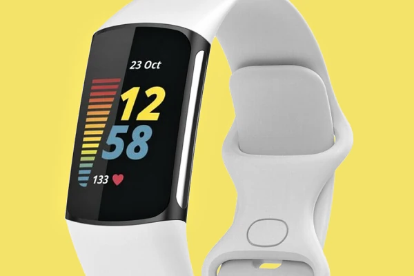 Recenze fitness náramek Fitbit Charge 5 (2021)