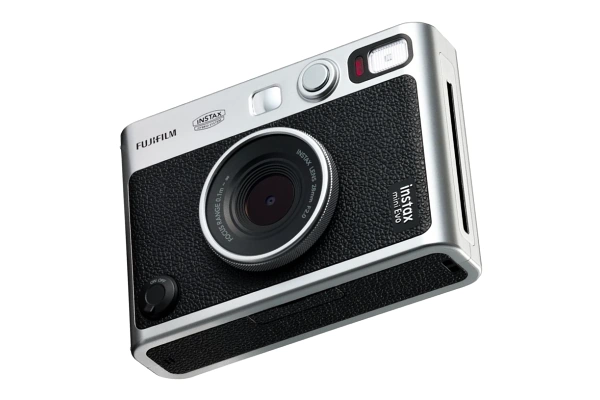 Recenze instantní fotoaparát Fujifilm Instax Mini EVO (2022)