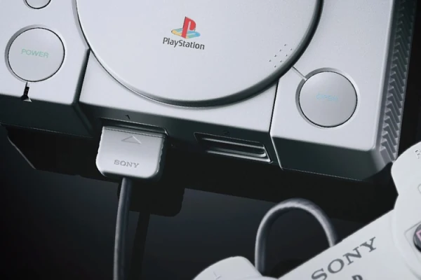 Recenze retro hern konzole Sony PlayStation Classic (2021)