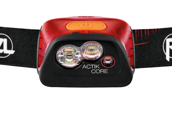 Recenze nabjec LED elovka Petzl Actik Core (2019)