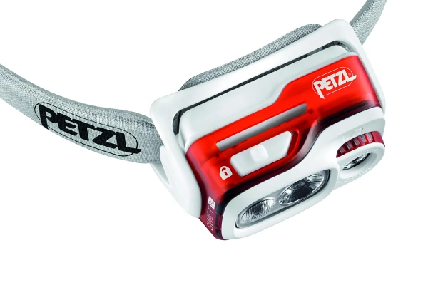 Recenze nabjec LED elovka Petzl Swift RL (2021)