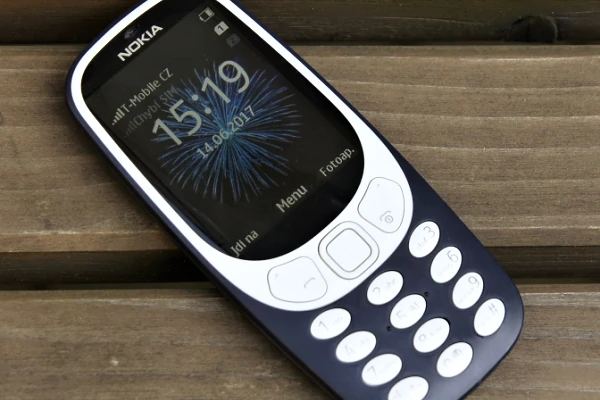 Recenze mobilní telefon pro seniory Nokia 3310 (2017)