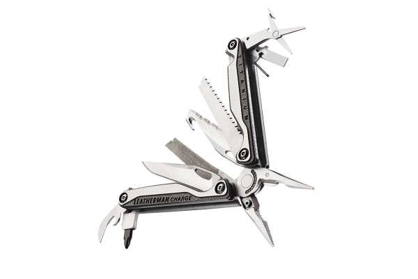 Recenze multitool Leatherman Charge TTi (2017)