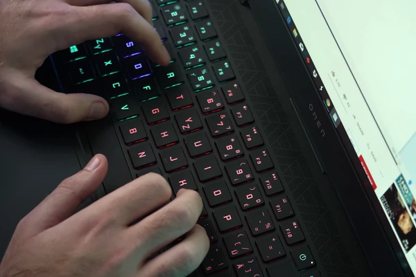 Recenze notebook HP Omen 15 (2020)