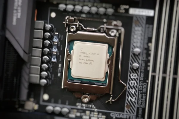 Recenze procesor Intel Core i7-10700K (2020)