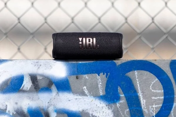 Recenze prty reproduktor JBL Flip 6 (2022)