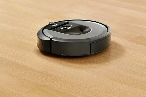Recenze robotick vysava na koberce iRobot Roomba i7+ (2020)