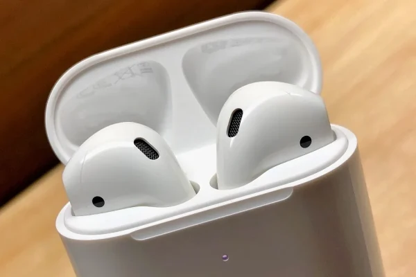 Recenze sluchtka Apple AirPods (2019)