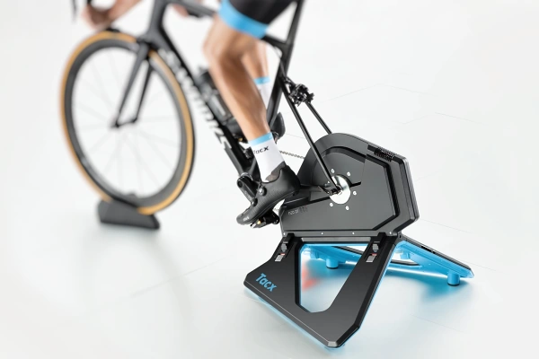 Recenze cyklotrenar Tacx NEO 2T (2021)